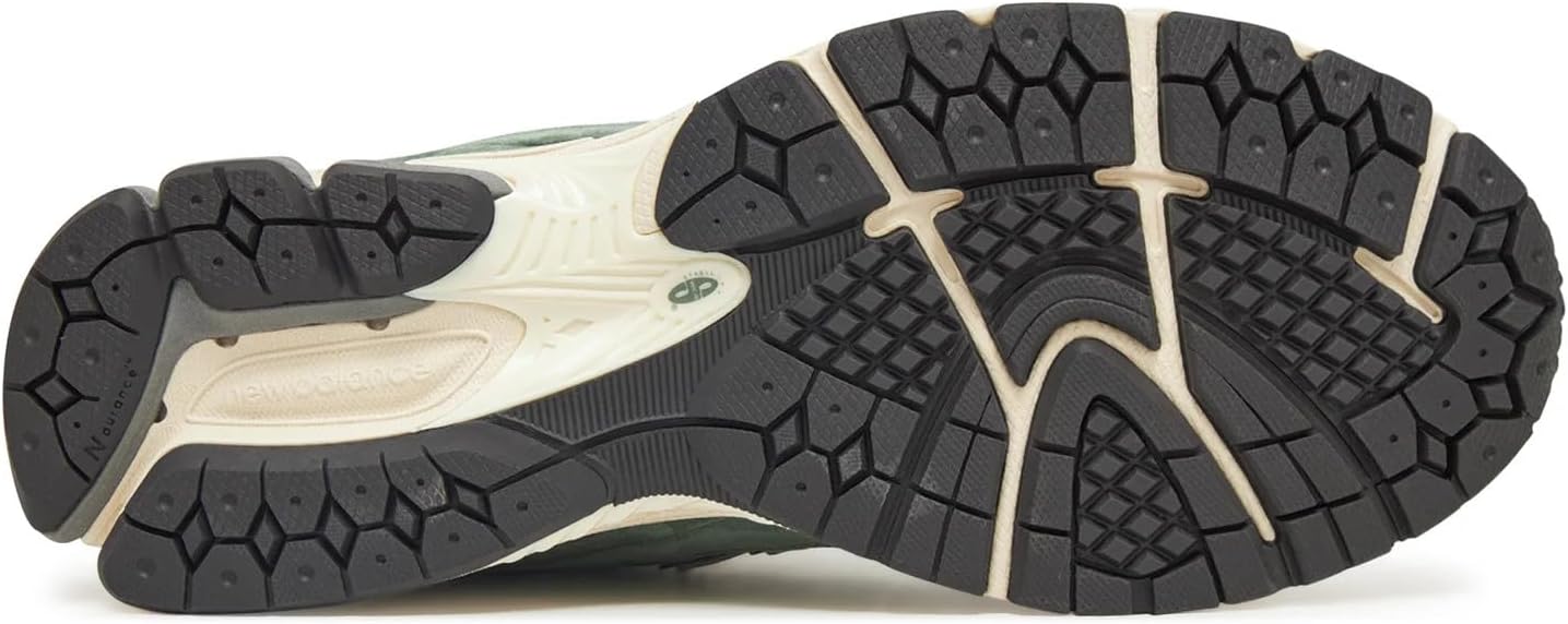 New Balance Unisex Trainers, Sports Shoes - Image 5