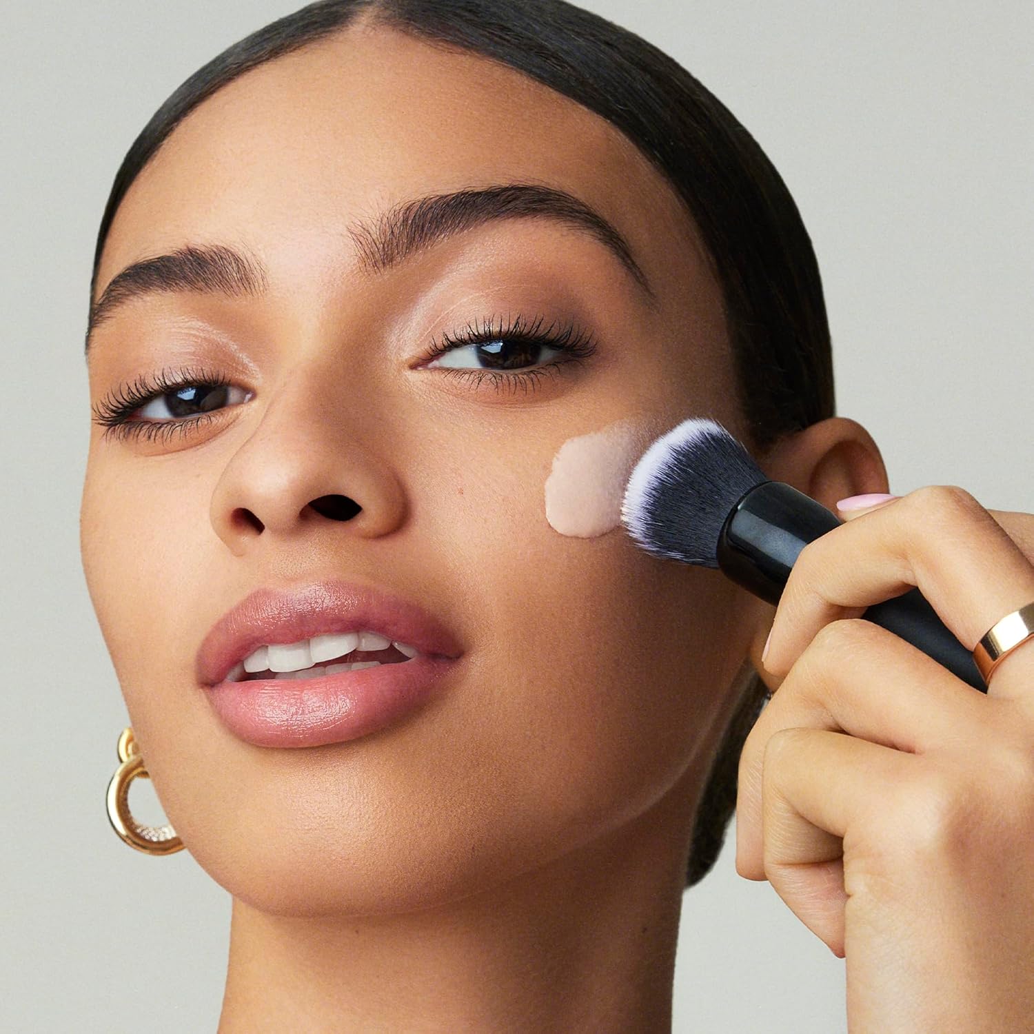 e.l.f. Liquid Poreless Putty Primer, Lightweight Face Primer For Long-lasting Makeup Wear, Creates A Smooth Complexion, Vegan & Cruelty-free - Image 4