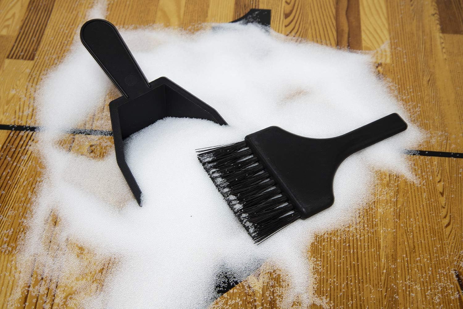 Shuffleboard Sand - Shuffleboard Wax with Mini Dustpan and Mini Brush, 2 Cans(2×14 oz) - Image 5