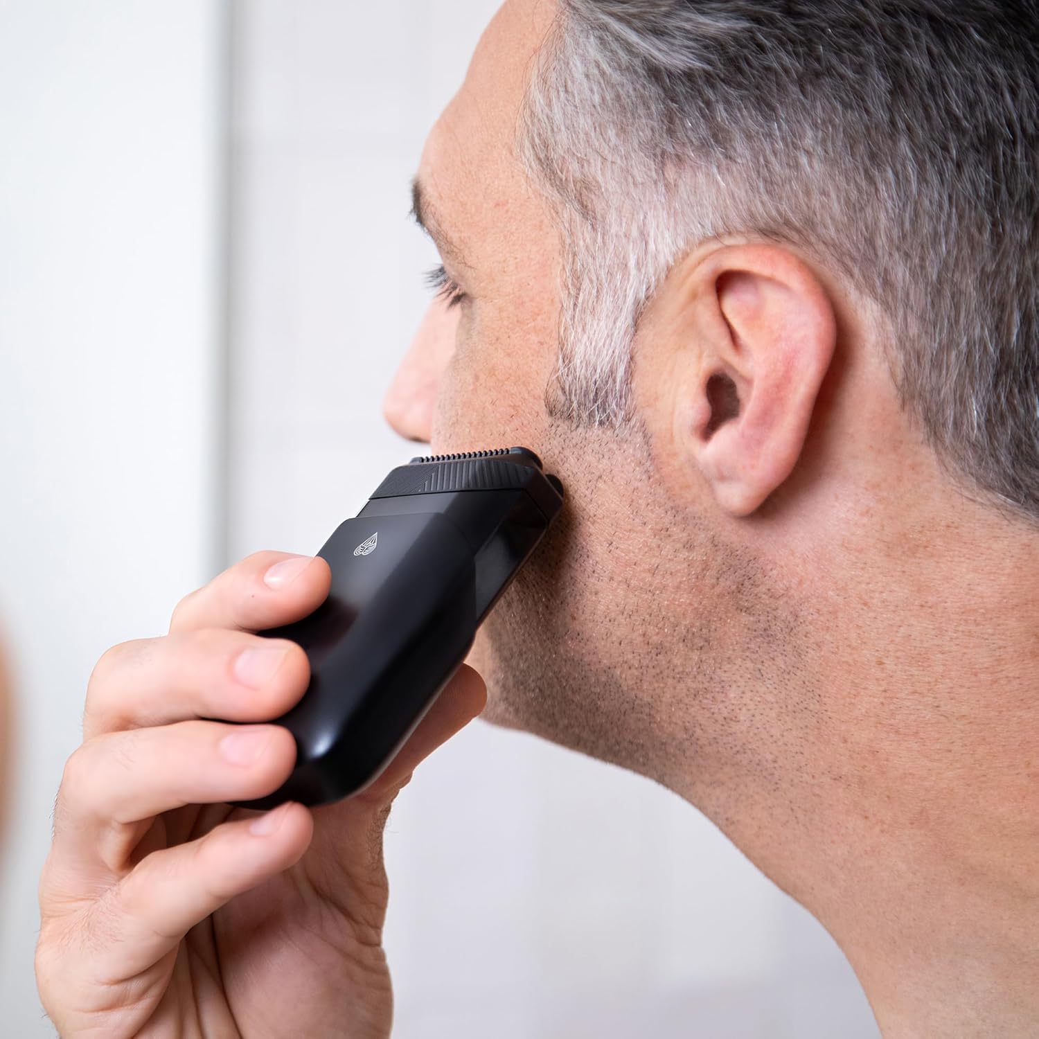 MANSCAPED® The Handyman™ Compact Face Shaver – Portable Men’s Travel Facial Hair Groomer, USB-C Rechargeable Razor, Electric Foil Face Shaver, Waterproof, Cordless, Dual-Action SkinSafe® Foil Blades - Image 8